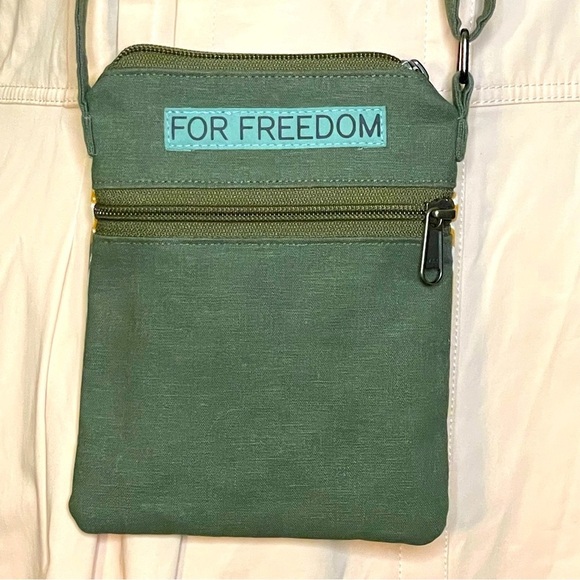 For Freedom Floral and Olive Green Crossbody Purse w/ YKK Zipper EUC - Picture 2 of 2